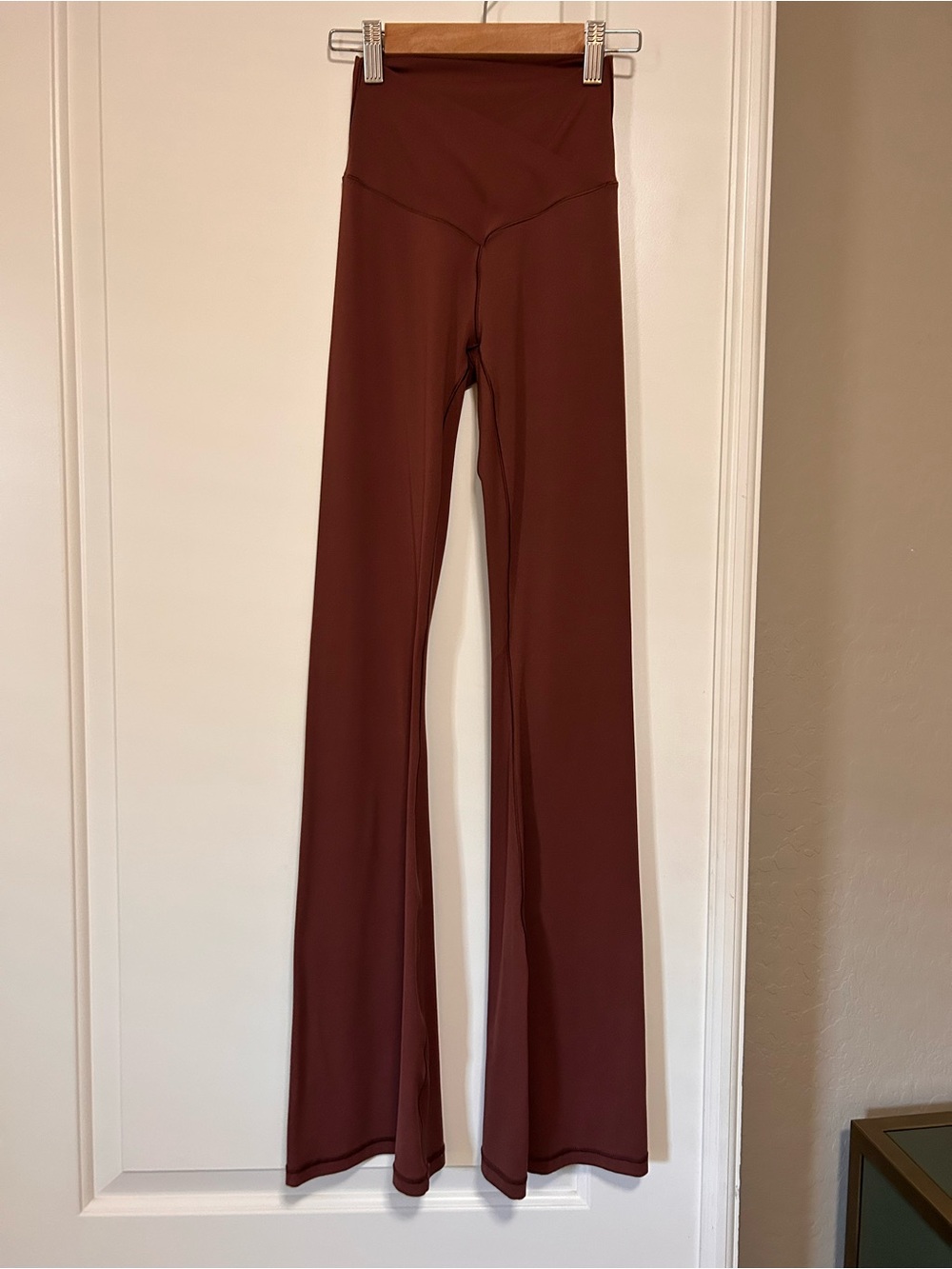 🤎🧘🏽♀️Chocolate Brown High-Waist V-cut waist bootleg Flare Pants🤎🧘🏽♀️
